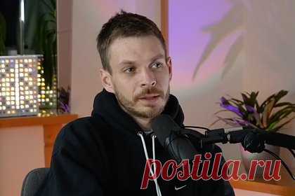 Популярный комик описал участие в шоу на ТНТ словами «невнятное мясо было». Стендап-комик Алексей Квашонкин описал участие в популярном шоу «Comedy Баттл» на канале ТНТ словами «невнятное мясо было». Он рассказал, что на проекте прошел один основной и один импровизационный этап. По словам участника шоу, он не нравился одному из членов жюри, юмористу Гарику Мартиросяну.