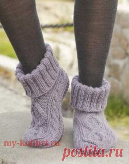 Носки спицами рельефным узором с отворотом - Колибри Красивые и теплые носки спицами интересным комбинированным узором станут отличным подарком на зимние