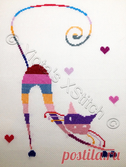 Cat in stripes free cross stitch pattern | Yiotas XStitch