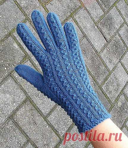 Ravelry: Merike's Gloves pattern by Nancy Bush