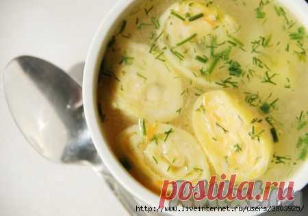 Вкусный куриный суп с сырными рулетиками - можно готовить хоть каждый день.