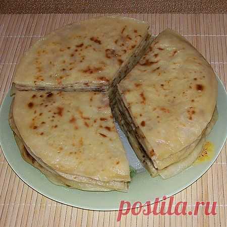Балкарские хичины (лепешки с сыром и картофелем)