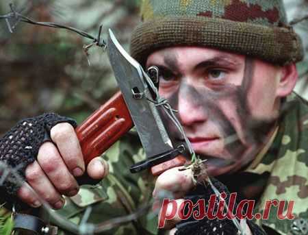 Нож-пистолет и метательные «звездочки»: российское холодное оружие спецназначения