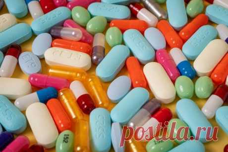 Секреты аптечной маркировки: цвет и форма таблеток имеют значение Почему у таблеток разный цвет и форма, зачем на них риски и буквы, как маркируют препараты в ампулах?