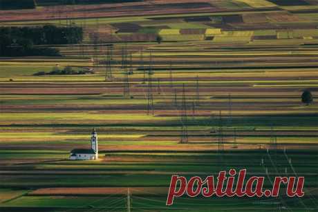 Рассвет в горах Словении. Автор фото – Дмитрий Купрацевич: nat-geo.ru/community/user/114912 Доброе утро!