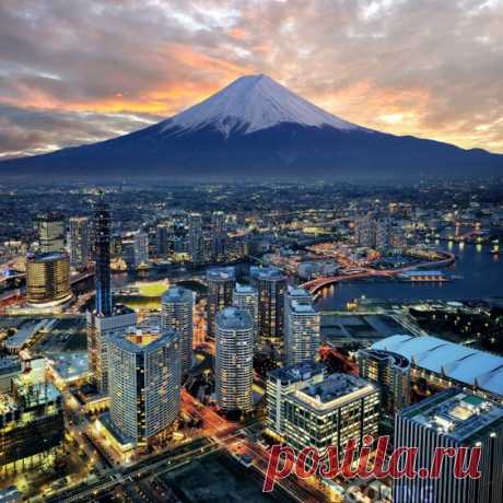 Tokyo, Japan. 
Booking.com   |  Pinterest • Всемирный каталог идей