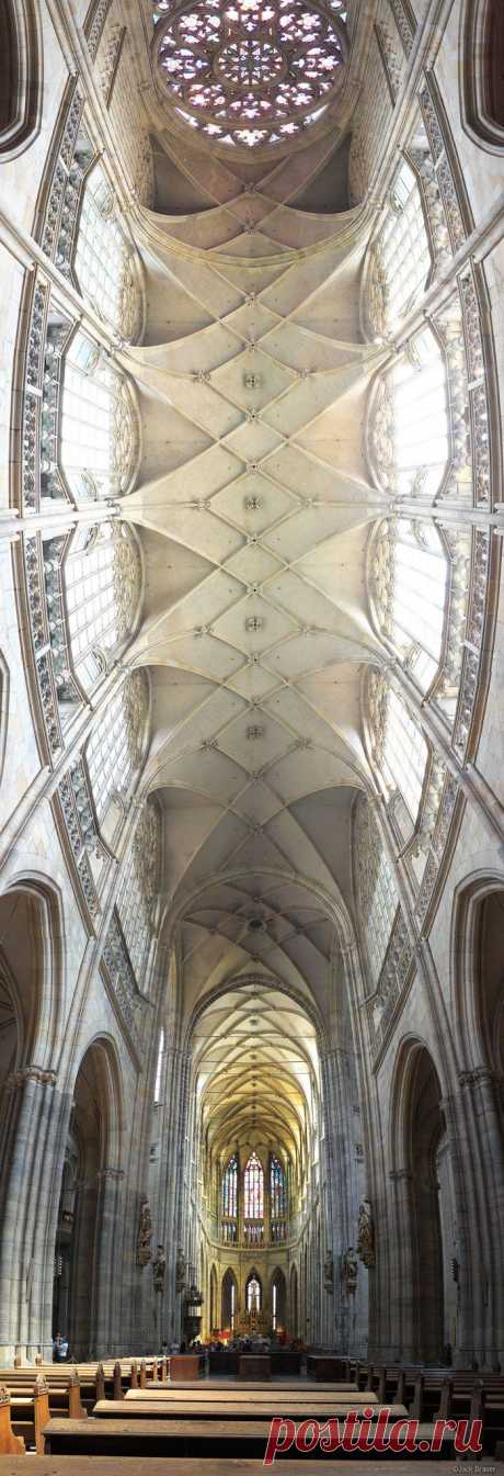 Link through: click Ceiling, St. Vitus Cathedral, Prague  |  Найдено на сайте mountainphotographer.com.