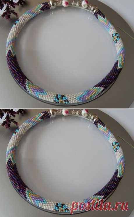 Ketten kurz - Häkelkette Necklace Beaded Crochet Rope Rainbow - ein Designerstück von Zweig bei DaWanda