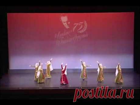 Vanoush Khanamerian Dance School - Uzundara (Bride's) Par - Armenian Traditional Dance