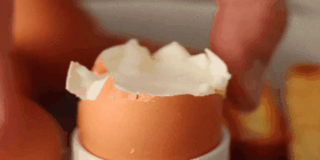 Как и сколько варить яйца всмятку - Лайфхакер