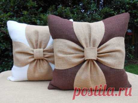Декоративные подушки с бантиками. Идеи для вдохновения.