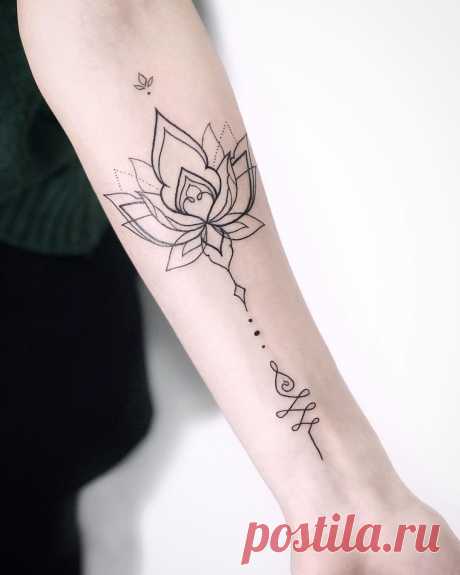 Цветок лотоса — татуировки для девушек: значение, места нанесения, идеи, примеры, эскизы, фото