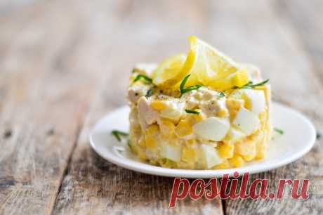 Салат с курицей, кукурузой, сыром и яйцом рецепт с фото пошагово - PhotoRecept.ru