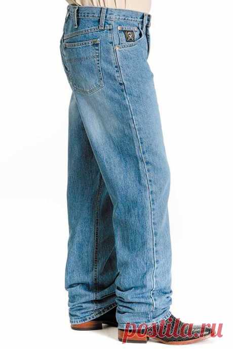 Джинсы Cinch® Men's Black Label Jeans – сочетают в себе классические и молодежные тренды современной джинсовой моды, законодателем которой являются США. Эти американские джинсы выполнены из Premium Denim плотностью 13,25 унций, состоящего из 100 хлопка. Шлифование, потертости джинсов сделаны вручную. Цена = 2 199 рублей с бесплатной доставкой.