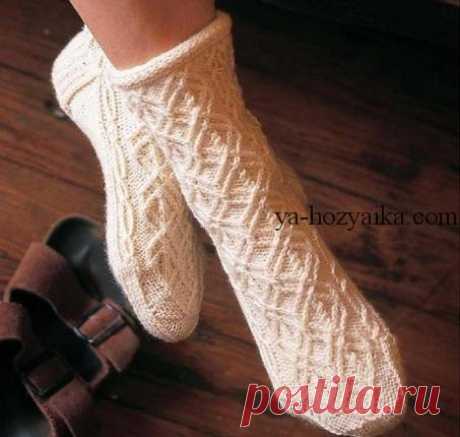 Вязание носков с узором спицами. Красивые узоры для носков схемы