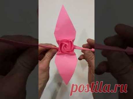 Журавлик с розой из бумаги; Crane with a rose made of paper #Shorts