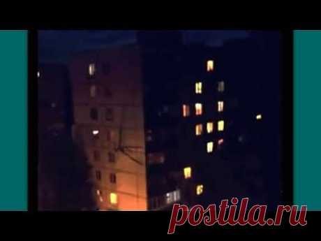 Вести.Ru: В России засняли монстра, ползущего по многоэтажке. Видео