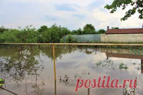 Ливневые паводки в Молдове Из-за сильных дождей, которые прошли на всей территории страны, вмешательство спасателей потребовалось в целом ряде сел на севере Молдовы. Улицы