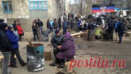 Выведенные из Крыма военные отказались стрелять по людям в Донецке | РИА Новости