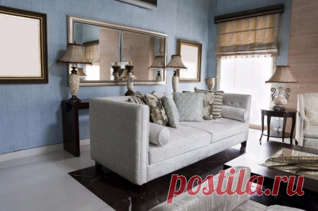 15 идей стильного оформления стены за диваном, которые добавят изюминку в интерьер гостиной