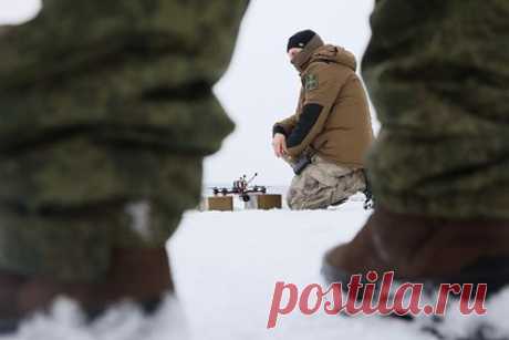 Российские военные начали тестировать под Угледаром новое средство борьбы с БЛА. Подразделение «Эспаньола», состоящее преимущественно из футбольных фанатов из разных регионов России, начало тестировать под Угледаром новейшие средства радиоэлектронной борьбы (РЭБ) по противодействию беспилотным летательным аппаратам, рассказал командир подразделения с позывным «Испанец».