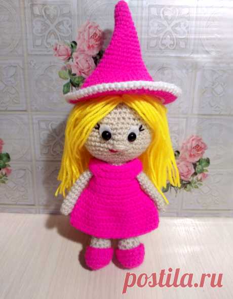 PDF Ведьмочка Шелли крючком. FREE crochet pattern; Аmigurumi doll patterns. Амигуруми схемы и описания на русском. Вязаные игрушки и поделки своими руками #amimore - кукла, маленькая куколка, девочка, ведьма, ведьмочка, Хэллоуин.