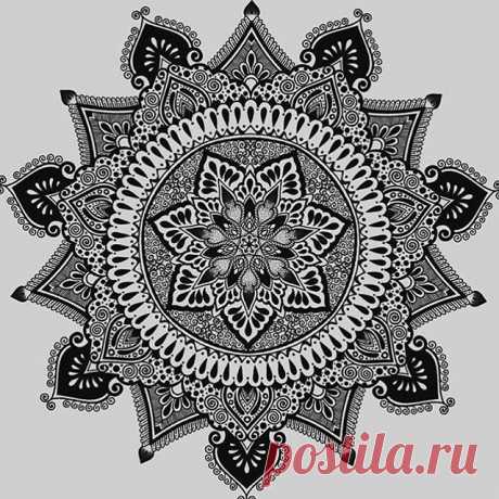 Wonderful mandala by @tangled_karma 💜💜💜
.
.
.

#mandala #mandalaart #zenmandala #zentangle #mandaladesign #mandalatattoo #zen #art #zentangleart #nice #picture #cute #girl #draw #drawing #mandalas_nmb #blackandwhite #follow #zenart #night #danihoyos #saturday #mandalapassion #love #doodle #doodling #doodleart #doodlelove #henna