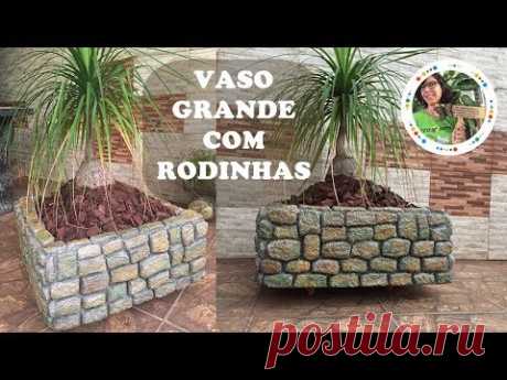 Вазон из цемента

DIY - VASO GRANDE, DE CIMENTO E ISOPOR, COM RODINHAS - YouTube