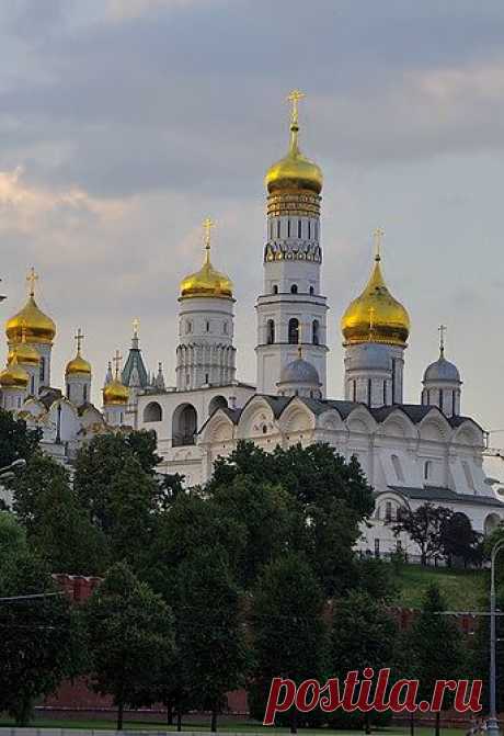 Златоглавая Москва.