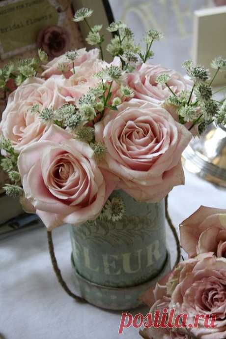Flowers in Hat Box by Passion for Flowers on Flickr.