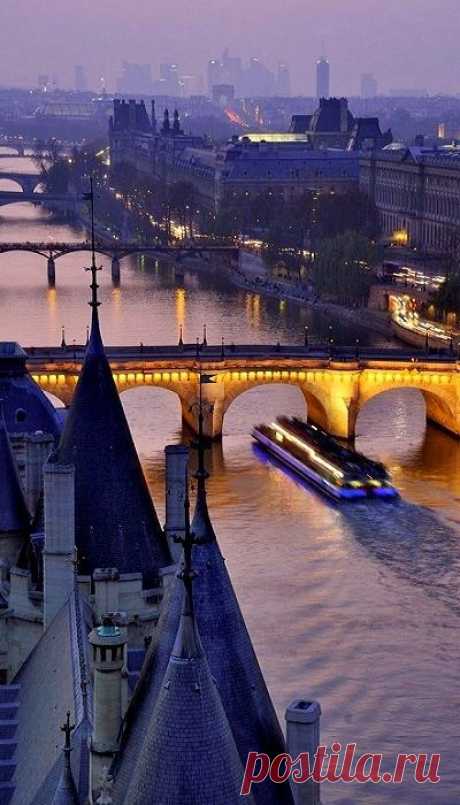 Bank of Seine, Paris, France