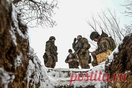 Полковник указал на признак успеха Российской армии в действиях бойцов ВСУ. Военный эксперт, заведующий кафедрой политического анализа и социально-психологических процессов РЭУ имени Плеханова полковник в отставке Андрей Кошкин увидел признак успеха кампании ВС РФ в действиях бойцов ВСУ. Кошкин объяснил, что таковым является рост числа сдающихся в плен украинских военных.