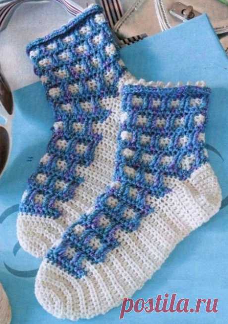 Вязание детских белых носков крючком с синим узором | Вязание носков спицами и крючком: интересные схемы, бесплатные модели