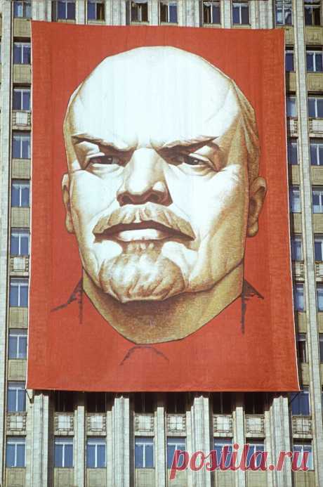 Портрет Ленина на горе: почему его так и не смогли уничтожить? | О Москве и не только | Дзен