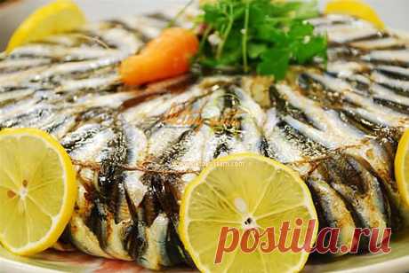 Пилав с хамсой ( Hamsi Pilavı )
Довольно интересный и оригинальный способ приготовления плова с рыбой.