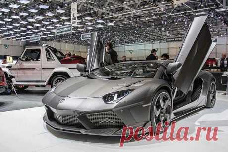 Lamborghini Aventador LP1250-4 Максимальная скорость - 380 км/ч
Мощность - 1250 л.с. 
Корпус полностью изготовлен из углеродного волокна.