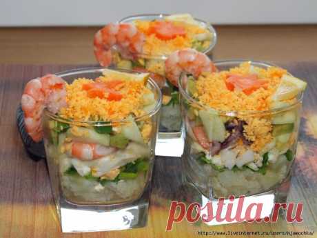 Праздничный салат с морепродуктами