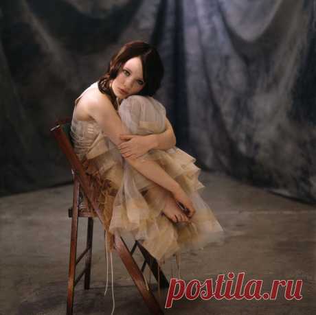 Эмили Браунинг (Emily Browning) в фотосессии для журнала OK! (2006)