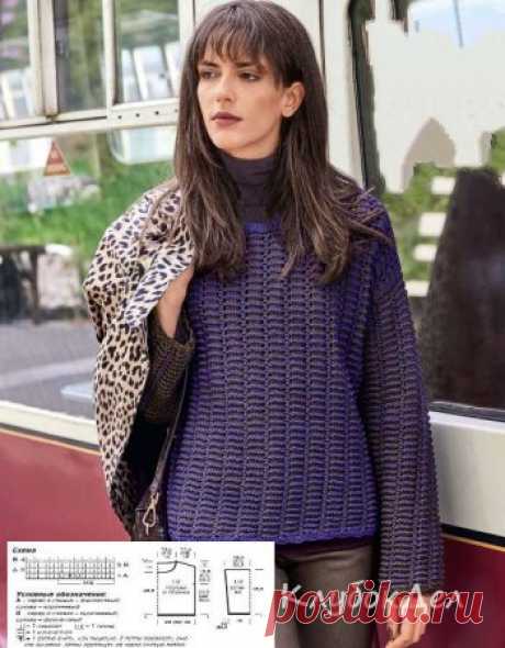 Вязание спицами для женщин - двухцветный пуловер с рельефным узором, схема с описанием