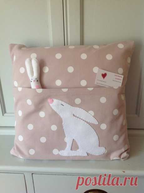 www.facebook.com/Lovesewing | Cojines - Pillow 2