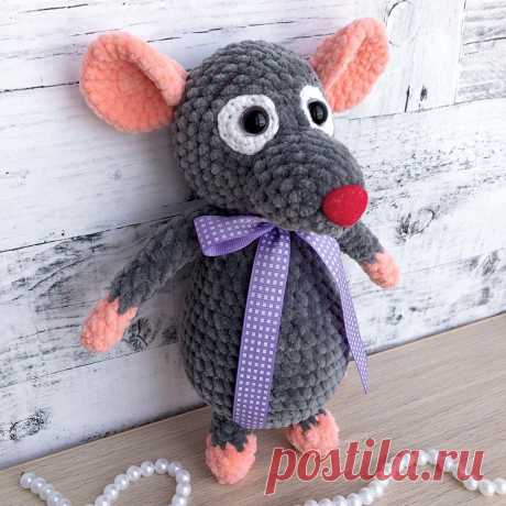 PDF Умопомрачительная крыса крючком. FREE crochet pattern; Аmigurumi doll patterns. Амигуруми схемы и описания на русском. Вязаные игрушки и поделки своими руками #amimore - Мышь, мышка, мышонок, крыса.