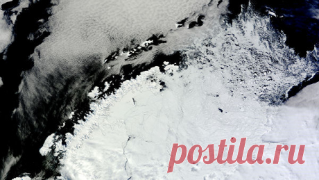 Климатические аномалии создают гигантские дыры во льдах Антарктики Гигантские проталины, возникшие у берегов Антарктиды в 2016 и 2017 годах, были порождены штормами и климатическими аномалиями, временно поменявшими