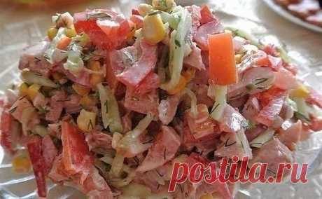 Салат с копченой курицей и свежими овощами «Версай» | 8 Ложек