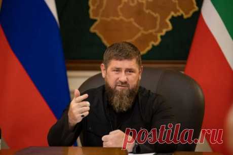 Кадыров назвал сына Адама героем всех мусульман и снова выложил с ним видео. Глава Чечни опубликовал видео, на котором Адам Кадыров стоит на фоне национального флага.