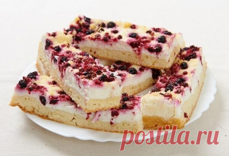 Творожный пирог со смородиной: рецепт десерта, фото