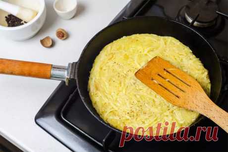 Завтрак для лентяев на всю семью: трем картошку и разбиваем яйца