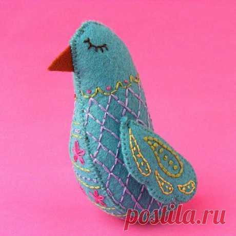 Flora the Spring Bird | Sew Mama Sew |