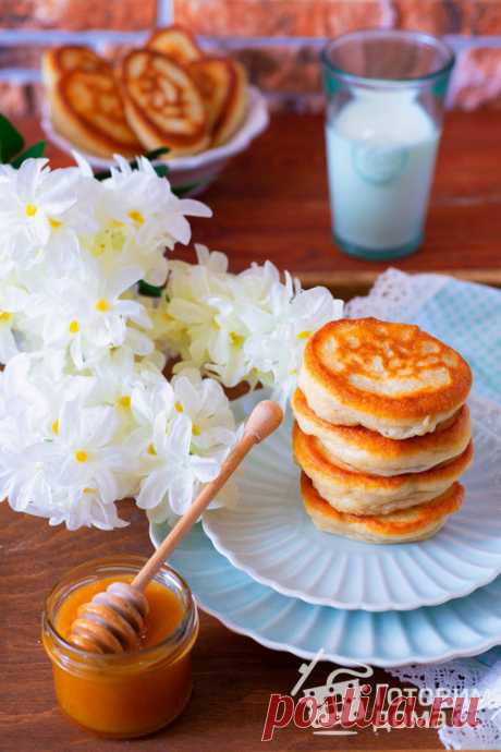 Пышные Оладьи на кефире. Нежные, как пух! Все секреты! Многие любят вкусные пышные оладушки, как у мамы или у бабушки, но не все умеют их готовить))Сегодня мы приготовим пышные, нежные и очень вкусные оладьи на кефире, как пух, по классическому рецепту.Они готовятся без дрожжей, а получаются ничуть ни хуже: пышные, нежные, воздушные, словно...