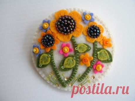 Felt Flower Pin \/ Sunflowers