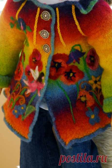 Amazing colors - this is art! | Felted jackets, coats &amp; wraps | Pinte…